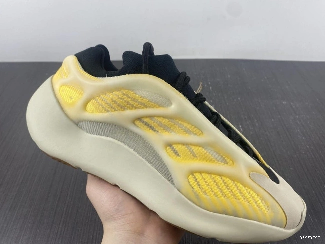 Mono HP5425 V3 700 Safflower Adidas Yeezy 1203